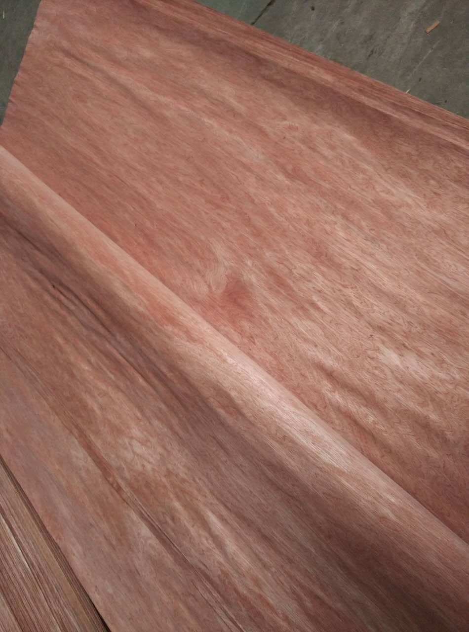 Rotary cut veneer sample