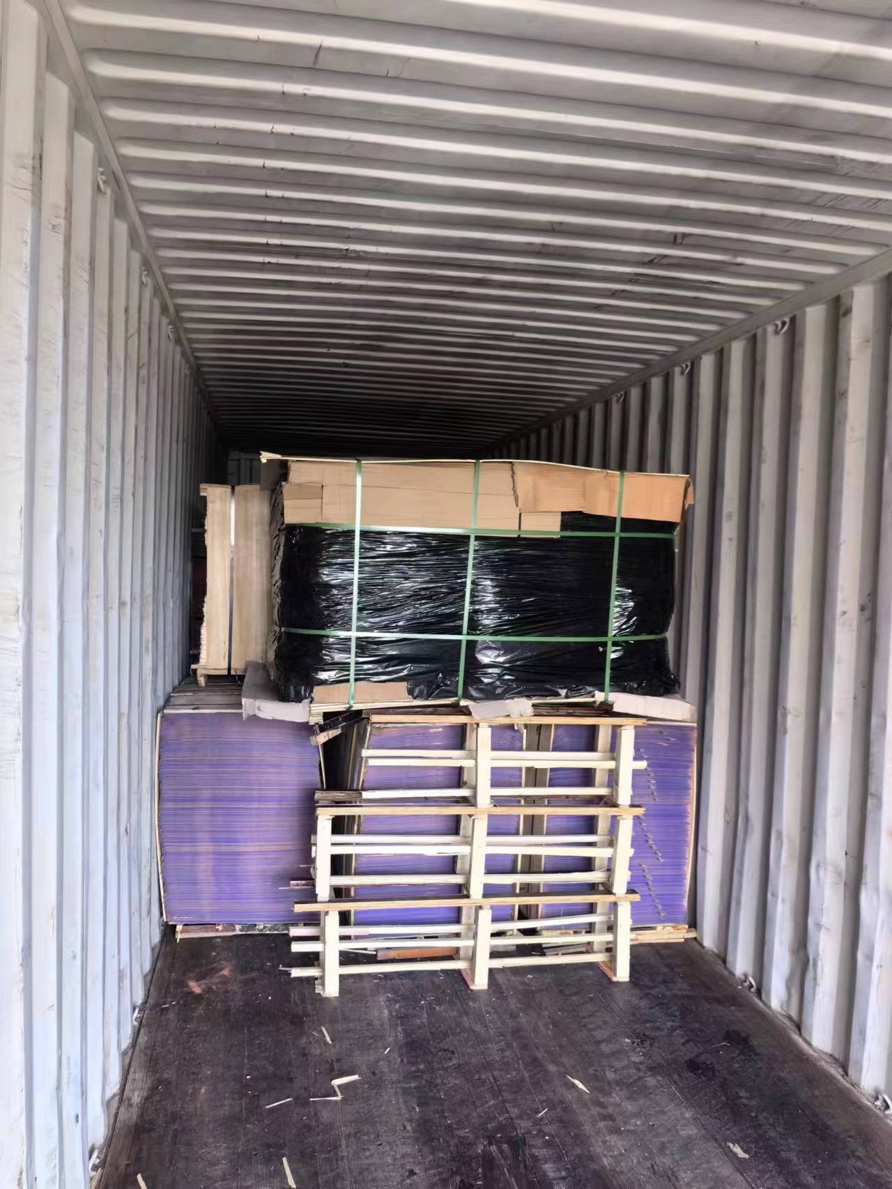 Veneer loading photo